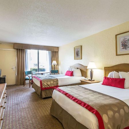 Ramada By Wyndham Houma Hotel Exterior foto