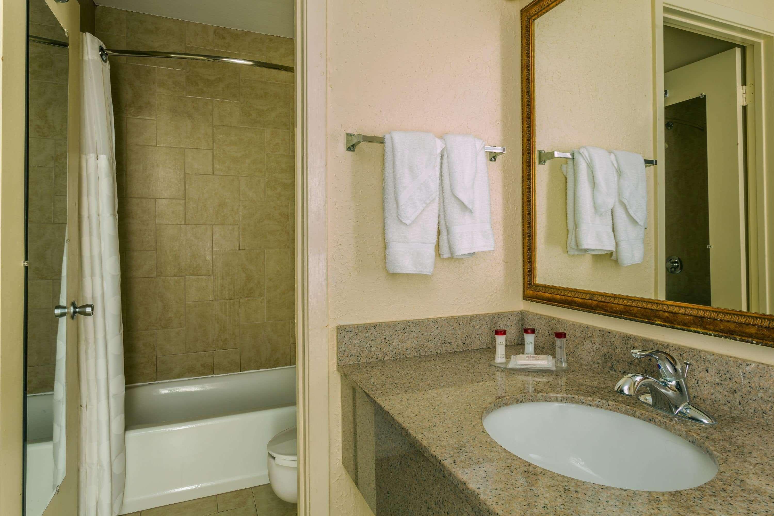 Ramada By Wyndham Houma Hotel Exterior foto