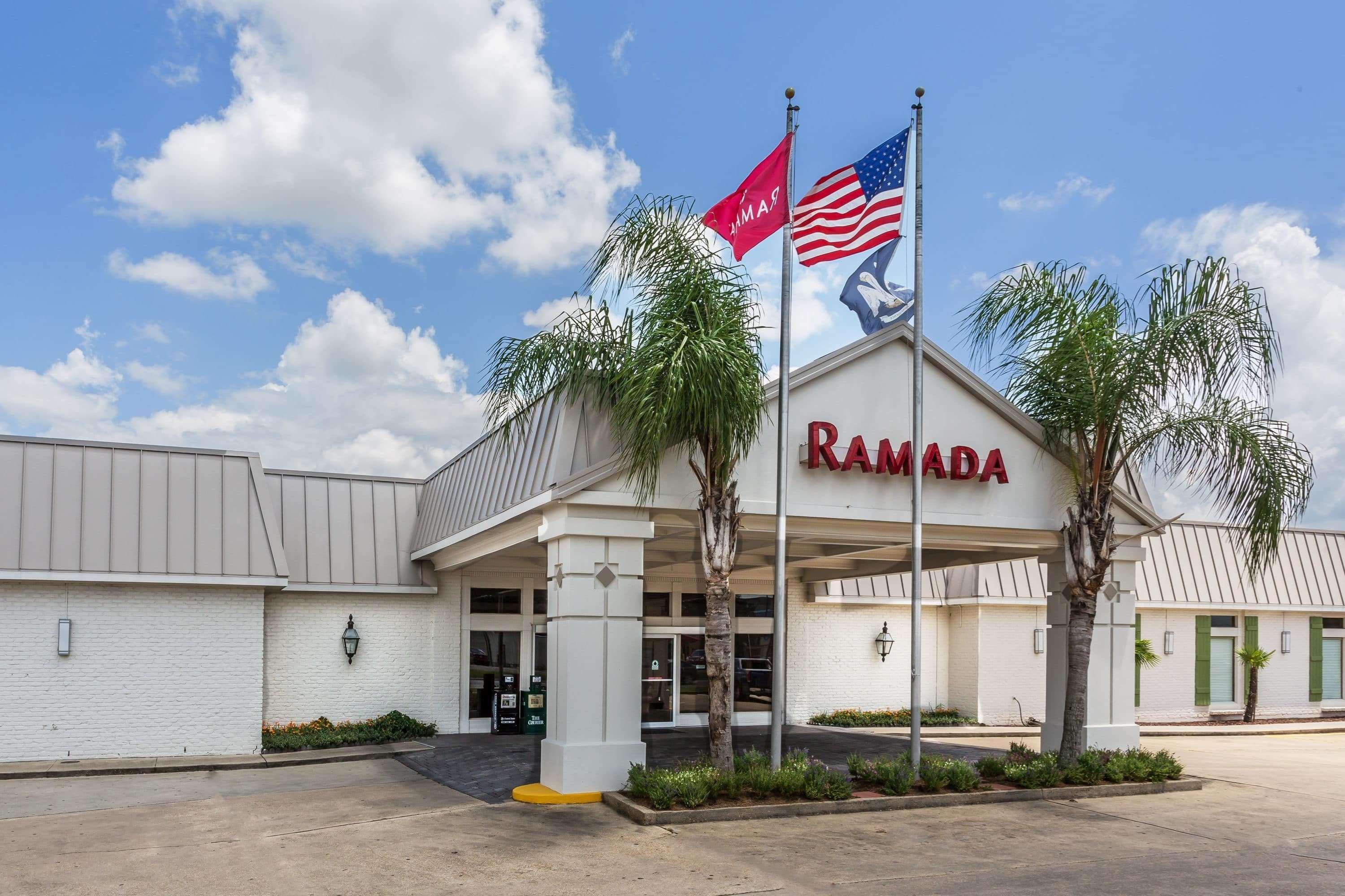 Ramada By Wyndham Houma Hotel Exterior foto